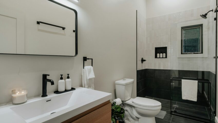 Illuminare un bagno stretto e lungo